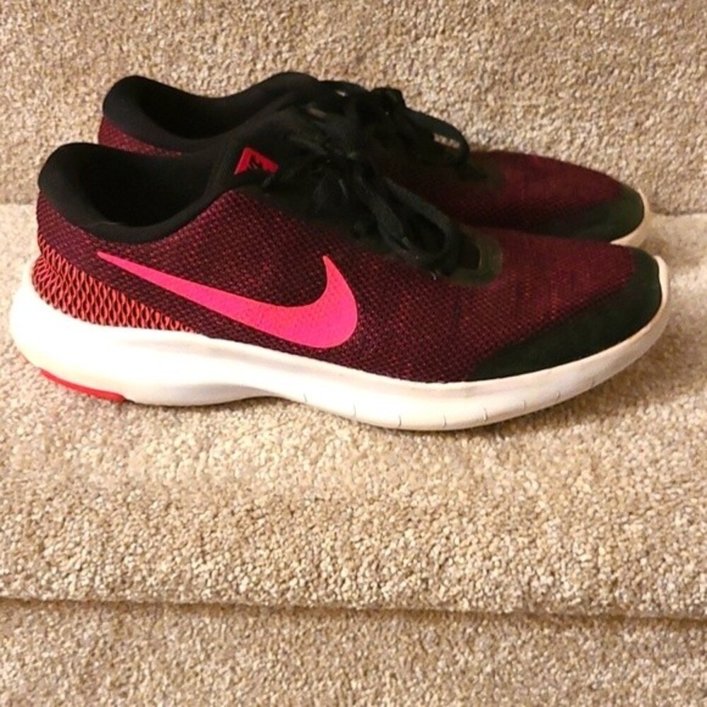 Nike Women's Flex Experience RN 7 Sneakers 908996-006 Pink & Black Size 8